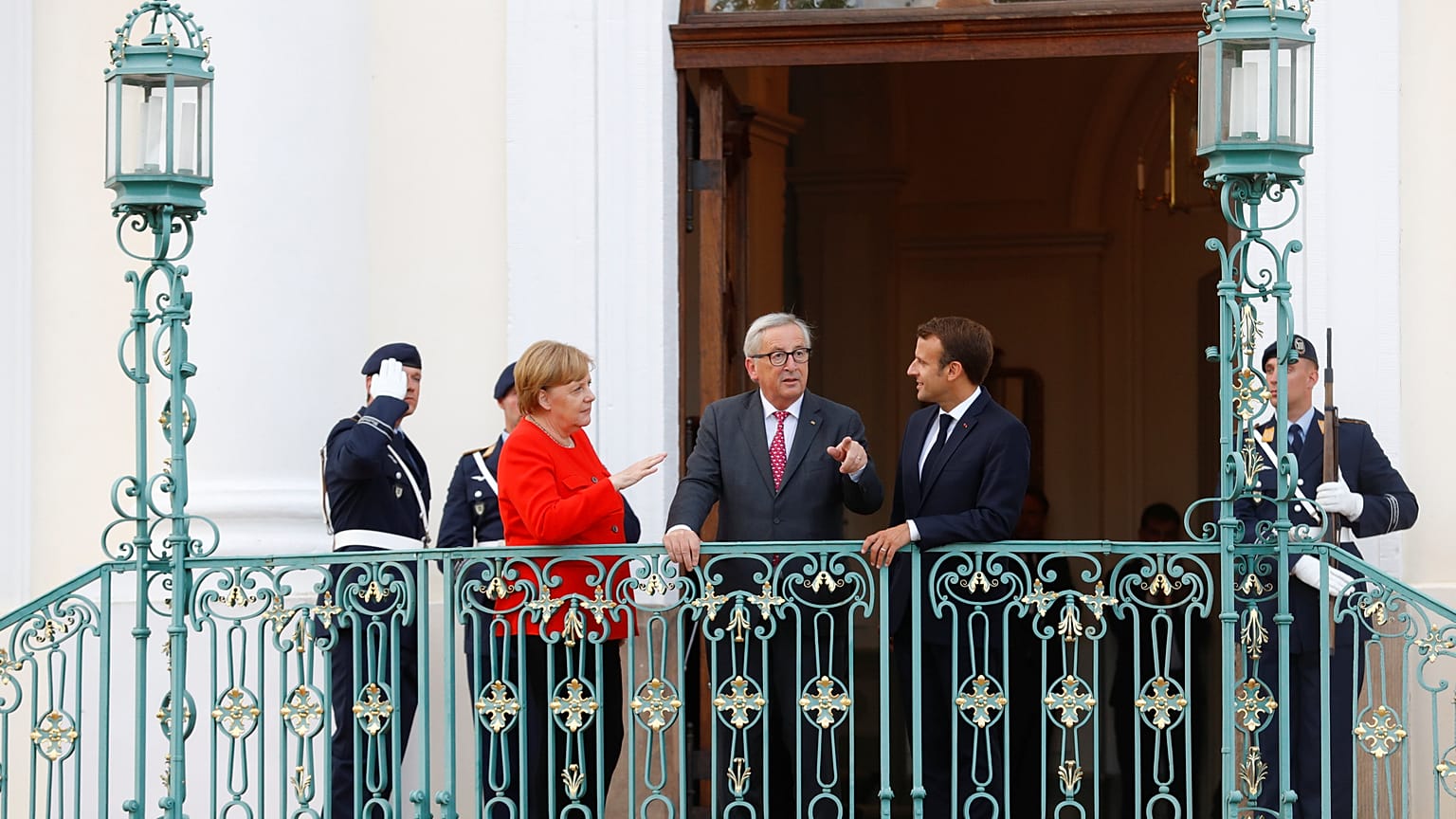 European Commission President Jean-Claude Juncker will chair the meeting