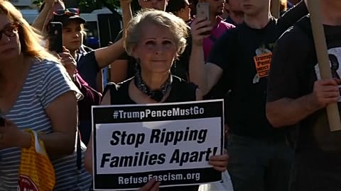 Protest gegen Kinder in Käfigen 