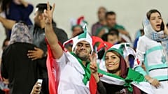 حضور زنان در ورزشگاه آزادی