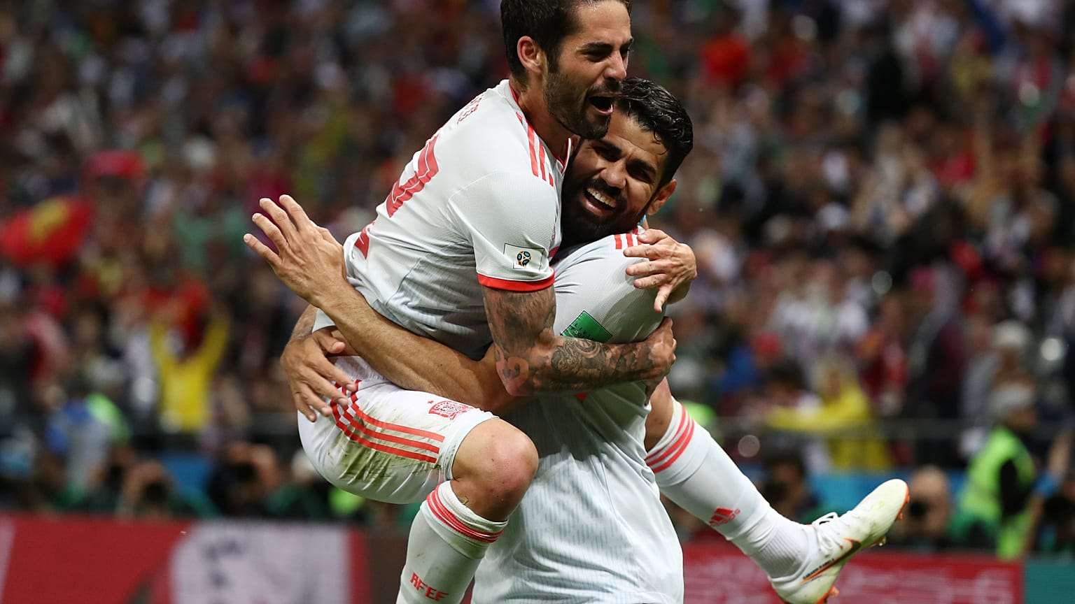 Joelho de Costa dá vitória a Espanha