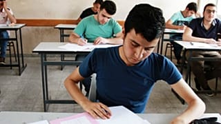 الجزائر تقطع الإنترنت خلال امتحانات الثانوية العامة لمكافحة الغش