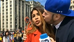 اعتذار رجل تحرّش بمراسلة رياضية على الهواء مباشرة في مونديال روسيا 