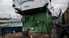 Un peschereccio basco si riconverte in nave per il soccorso migranti  