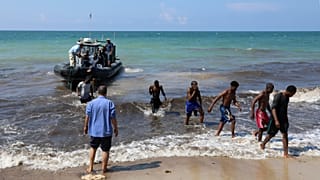 Libya açıklarında 301 göçmen kurtarıldı