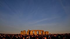 Le solstice d'été fêté à Stonehenge