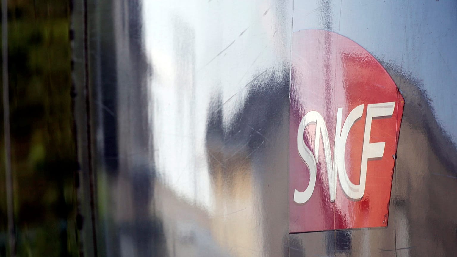 Trotz Verabschiedung: Streik gegen Bahnreform geht weiter
