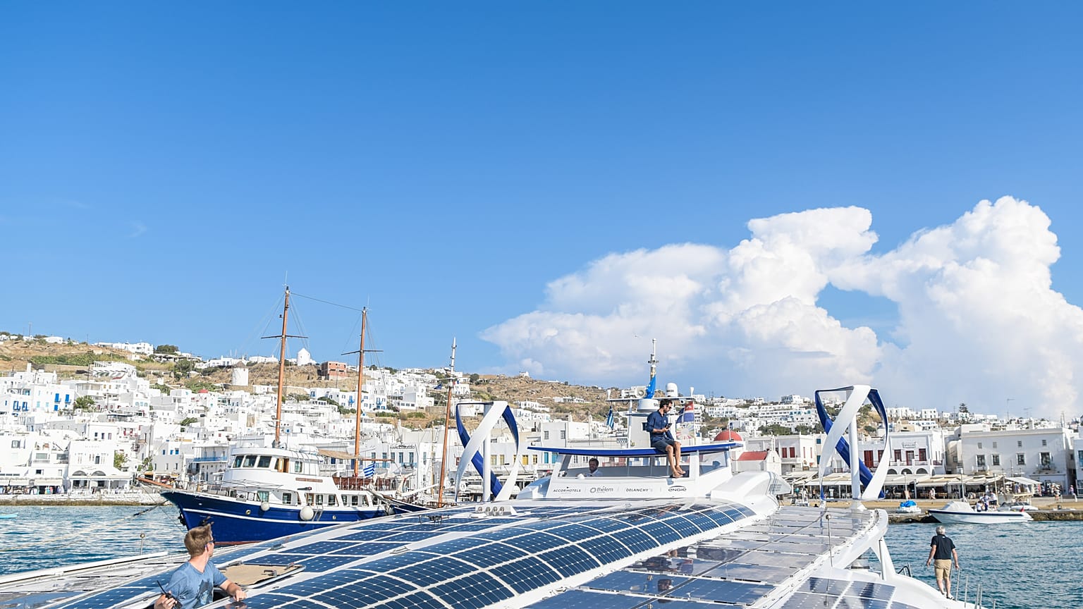 Το Energy Observer στο λιμάνι της Μυκόνου
