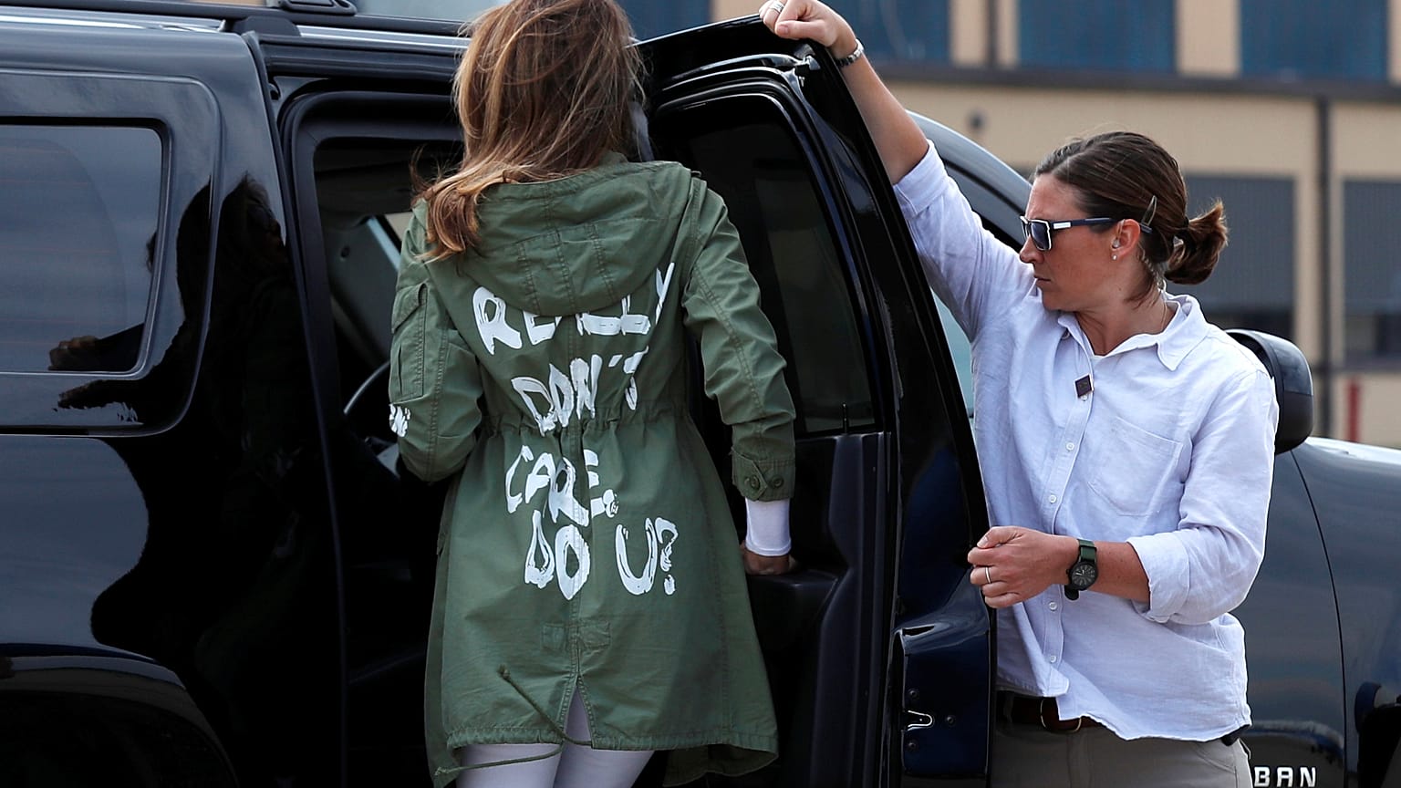 "I DON'T CARE" Rätselraten um Melania Trumps Jacke