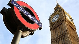 Bombafenyegetés miatt zárták le a londoni metró egy részét