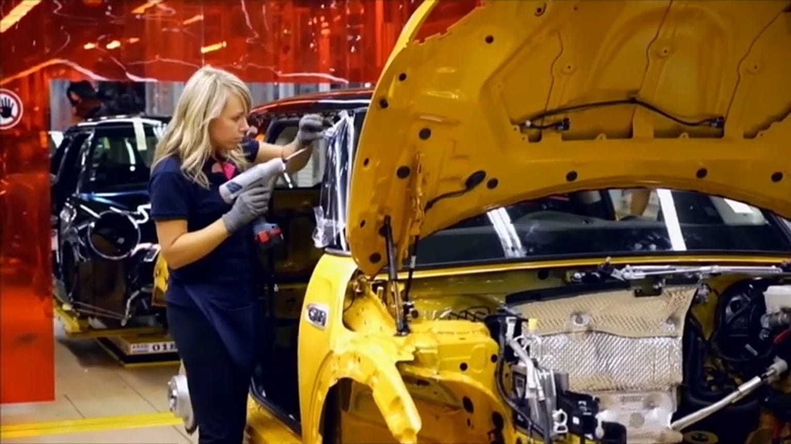 La "Brexit" delle multinazionali: BMW minaccia il Regno Unito