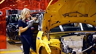 La "Brexit" delle multinazionali: BMW minaccia il Regno Unito