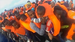 O Lifeline é mais uma embarcação sem rumo no Mediterrâneo