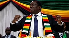 Zimbabwe’s president narrowly escapes explosion at party rally 