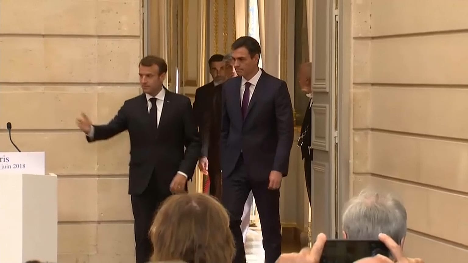  Migranti: Macron mette un'ipoteca sul mini vertice europeo