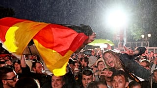 Μουντιάλ 2018: Οι Γερμανοί πανηγυρίζουν, οι Σουηδοί κλαίνε...