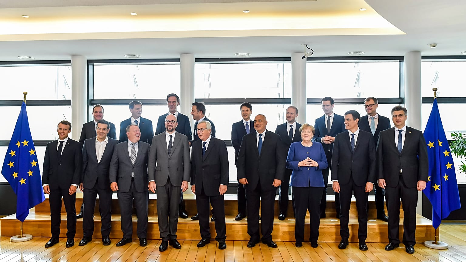 Líderes de la UE posan en Bruselas