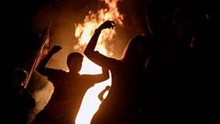 El fuego enciende la noche de San Juan