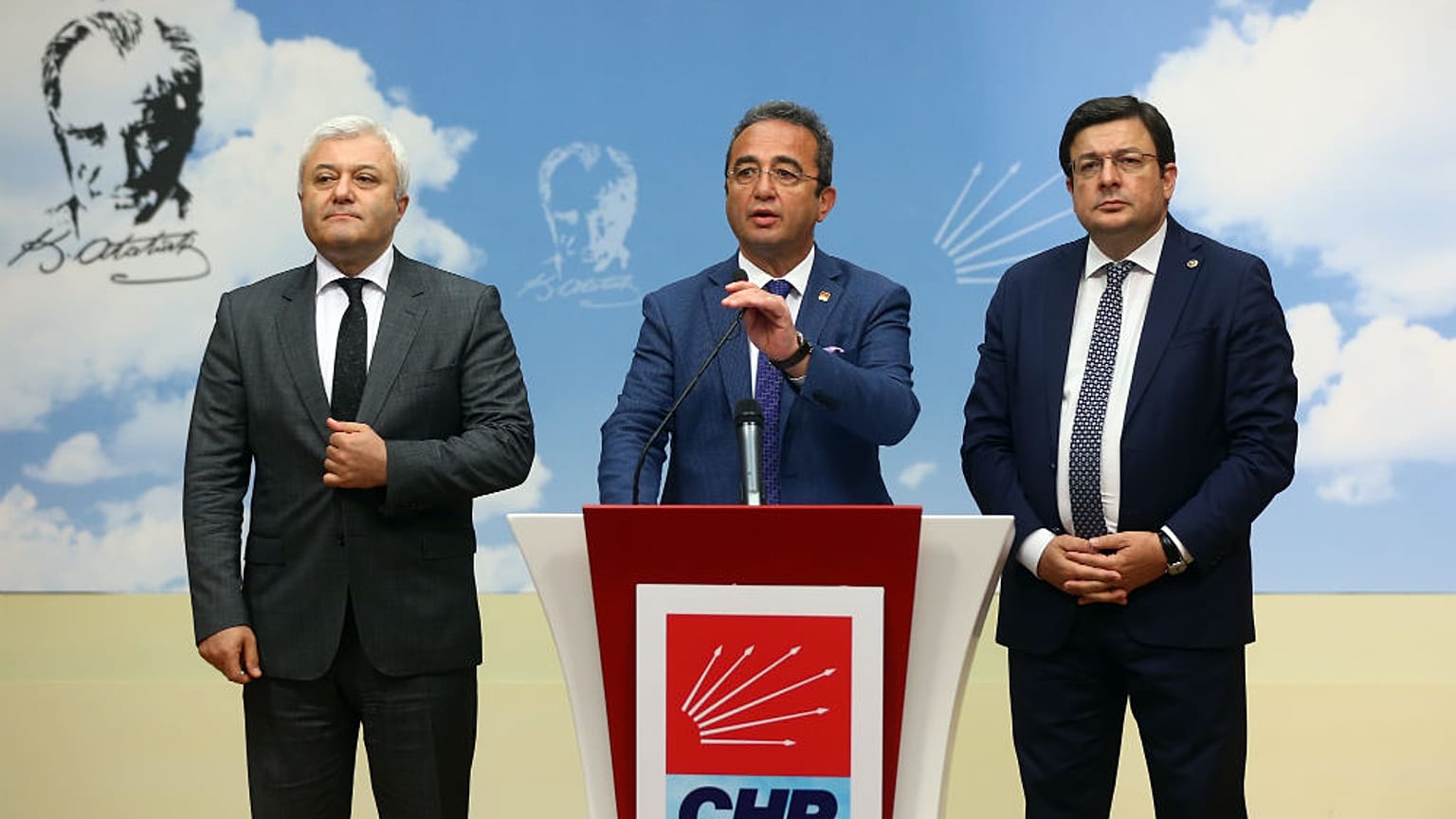 CHP'li Tezcan'dan AA'ya manipülasyon tepkisi