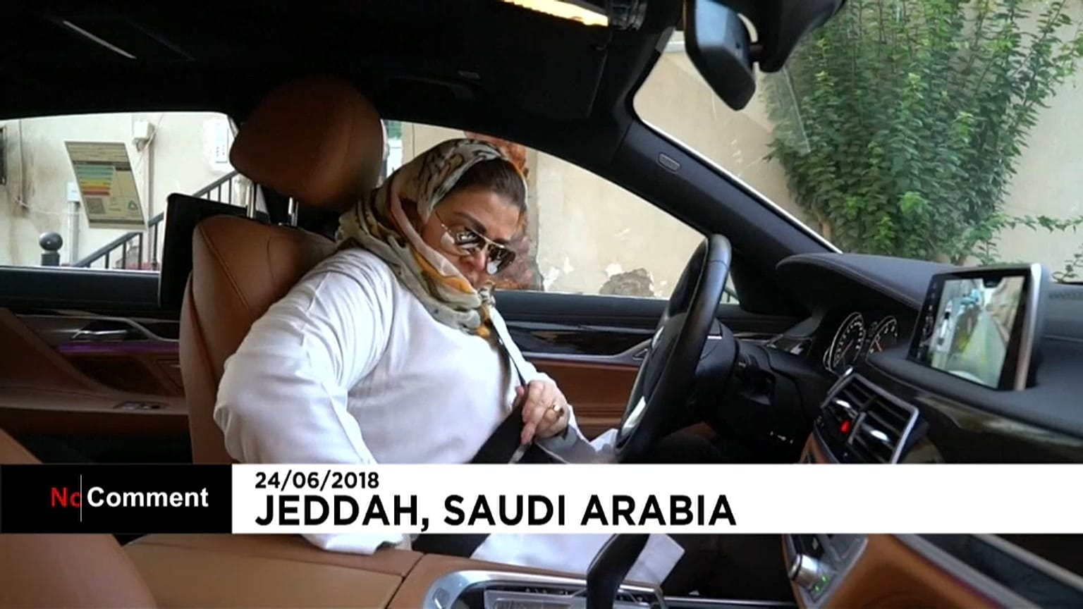 Arabia saudita, donne al volante è legge
