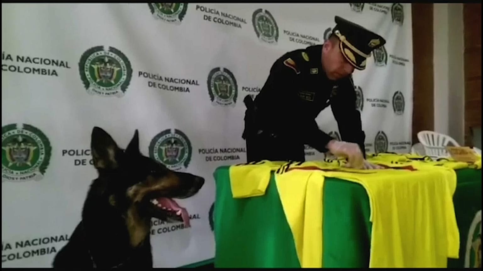 Droga e mondiali: sequestrate in Colombia magliette false dei mondiali intrise di cocaina