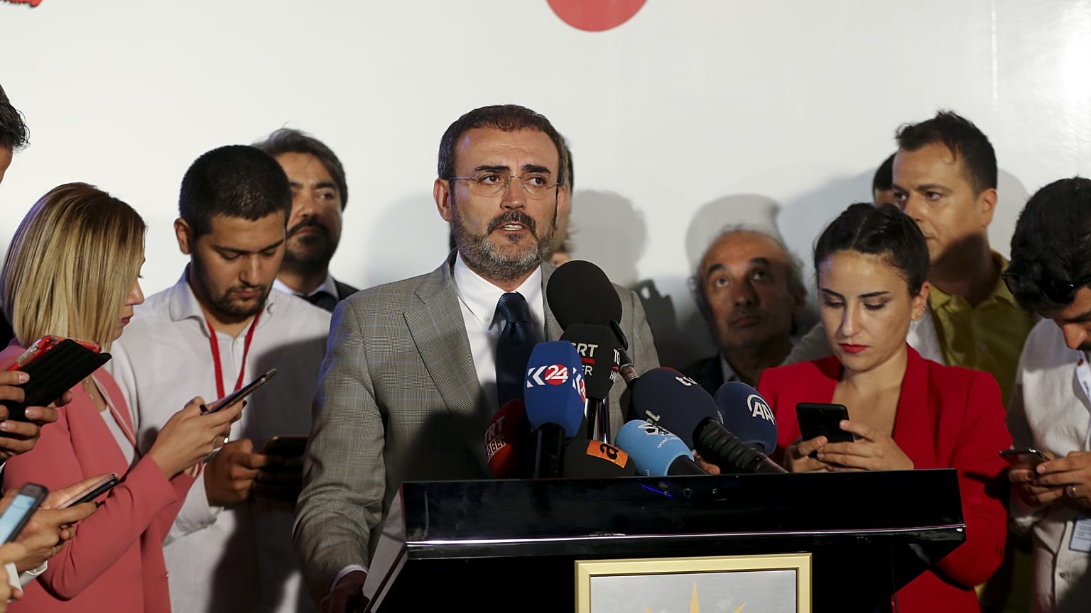 AK Partili Ünal'dan seçimlere ilişkin açıklama
