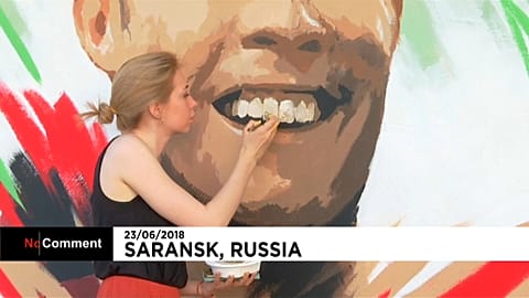 Криштиану Роналду улыбается жителям Саранска
