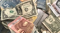 Resmi olmayan seçim sonuçlarıyla birlikte dövizde hareketlilik başladı