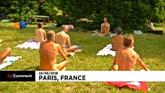 Nudists enjoy naked day in Paris sun