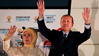الرئيس التركي رجب طيب أردوغان وحرمه إمين