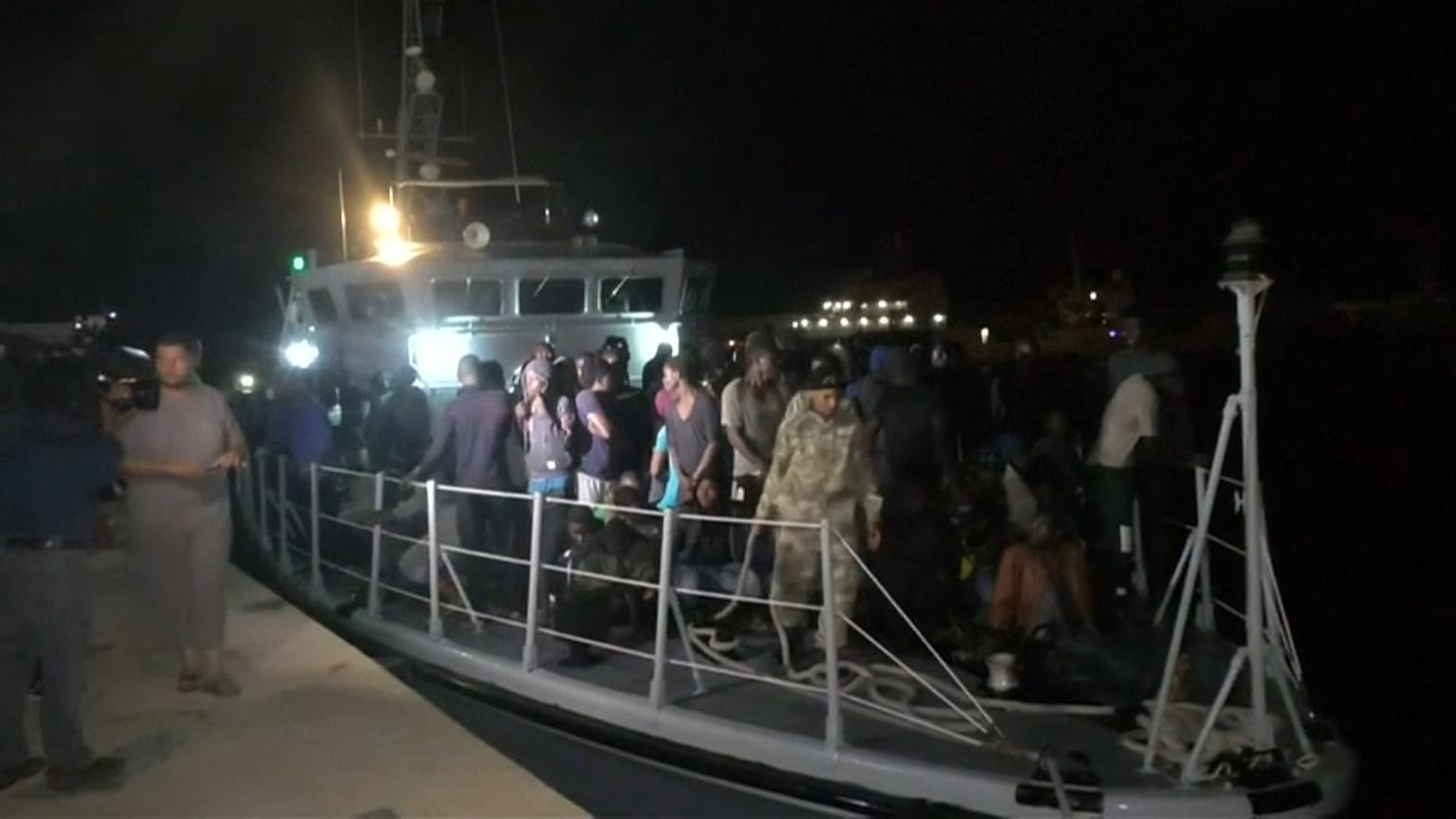 Guarda costeira da Líbia resgata quase mil migrantes num só dia