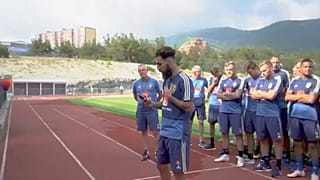 لاعب خط الوسط السويدي دورماز