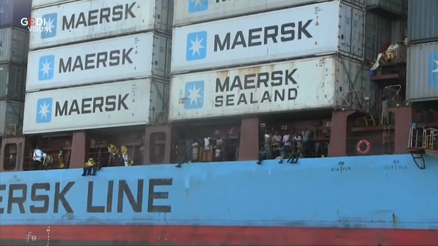 Due navi bloccate nel Mediterraneo, a bordo 350 migranti