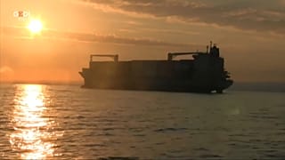Más de 300 inmigrantes esperan en el Mediterráneo