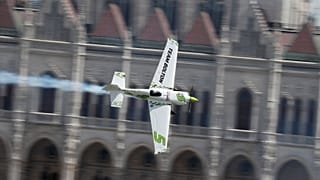 Course aérienne dans le ciel de Budapest