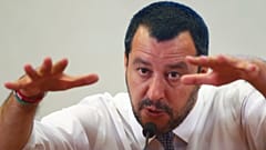 Αμετακίνητος ο Σαλβίνι στο μεταναστευτικό