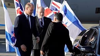 Príncipe William visita Médio Oriente