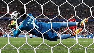 Iranian goalkeeper's life story inspires fans in pursuit of their dreams | The Cube