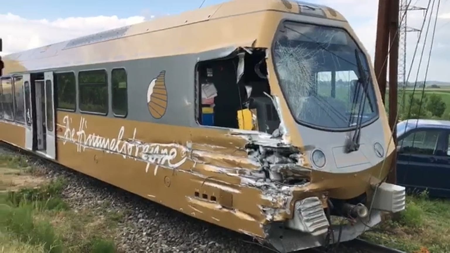 Austria: deraglia un treno, a bordo 80 passeggeri, di cui molti bambini