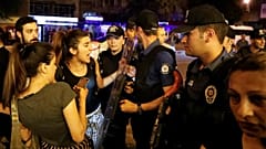 اعتقال 132 شخصاً على صلة بمحاولة الانقلاب في تركيا