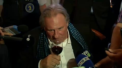 Депардье поссорился с журналистами