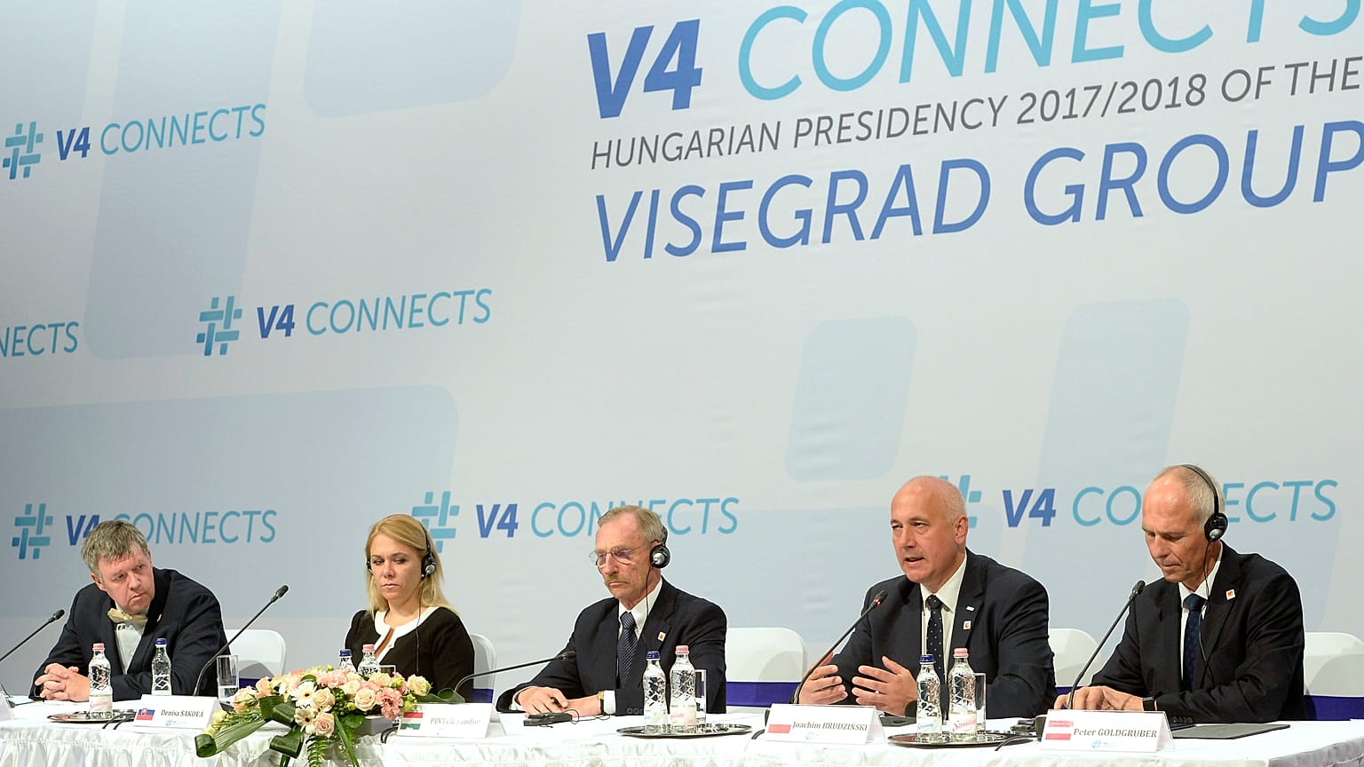 Menekültügyről egyeztettek a V4-ek és Ausztria Budapesten 