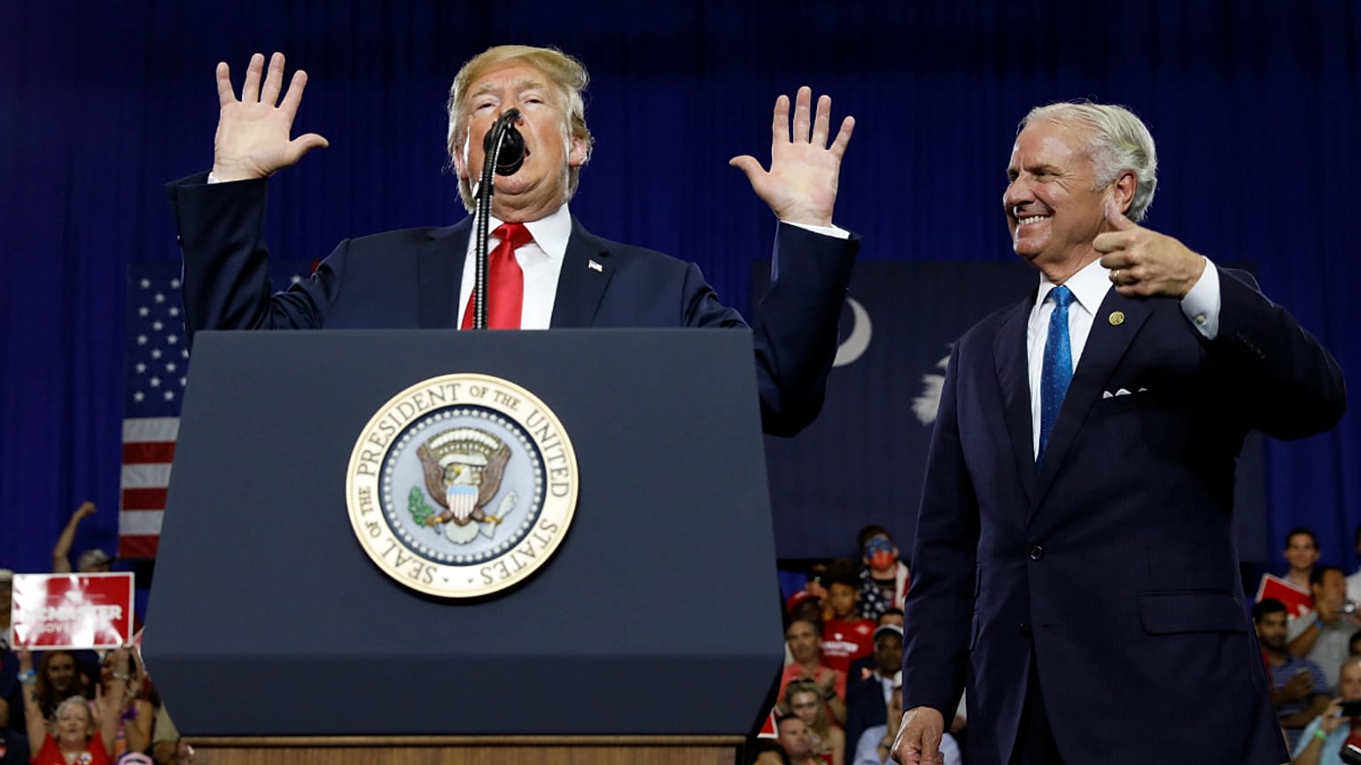 ABD Yüksek Mahkemesi’nden Trump’ın seyahat yasağına onay