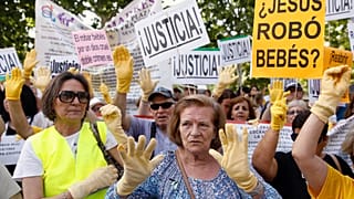 Começou julgamento sobre "bebés roubados" no franquismo
