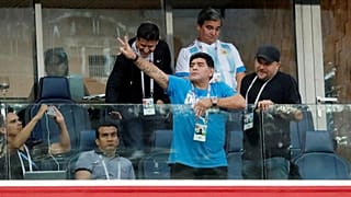 مارادونا خلال مواجهة الأرجنتين ونيجيريا