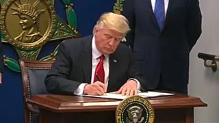 USA: marad a beutazási tilalom