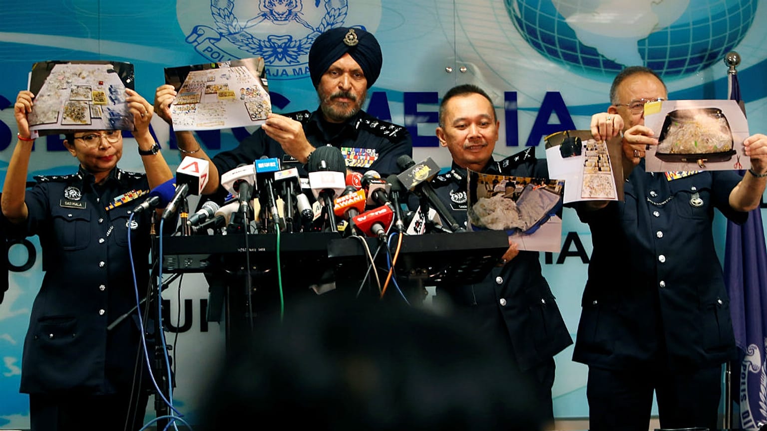 Commissioner Amar Singh, Malaysia's Federal Commercial Crime Investigation 