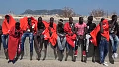 Megint százakat mentettek ki a spanyol partoknál a tengerből