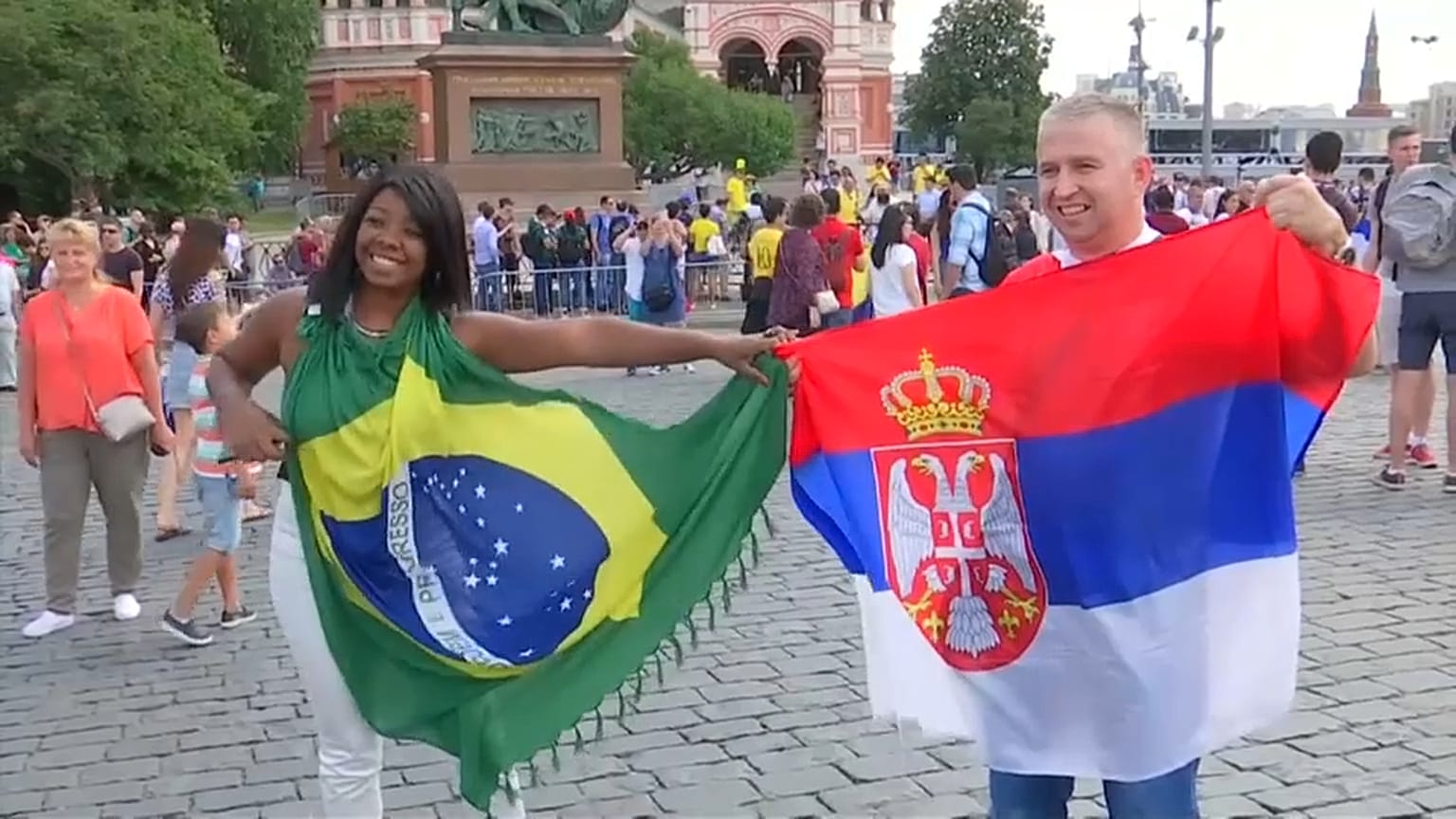 Russia 2018: i colori brasiliani invadono la Piazza Rossa