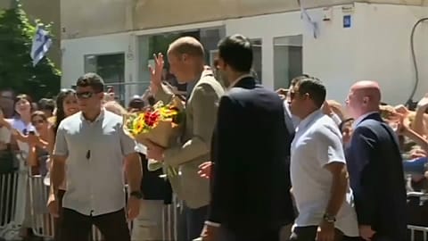 Prens William Batı Şeria'da Filistin mülteci kampını gezdi