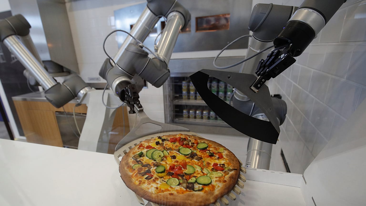 Voici le robot-pizzaïolo